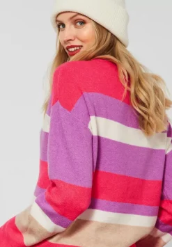 Gestreifter Strickpullover