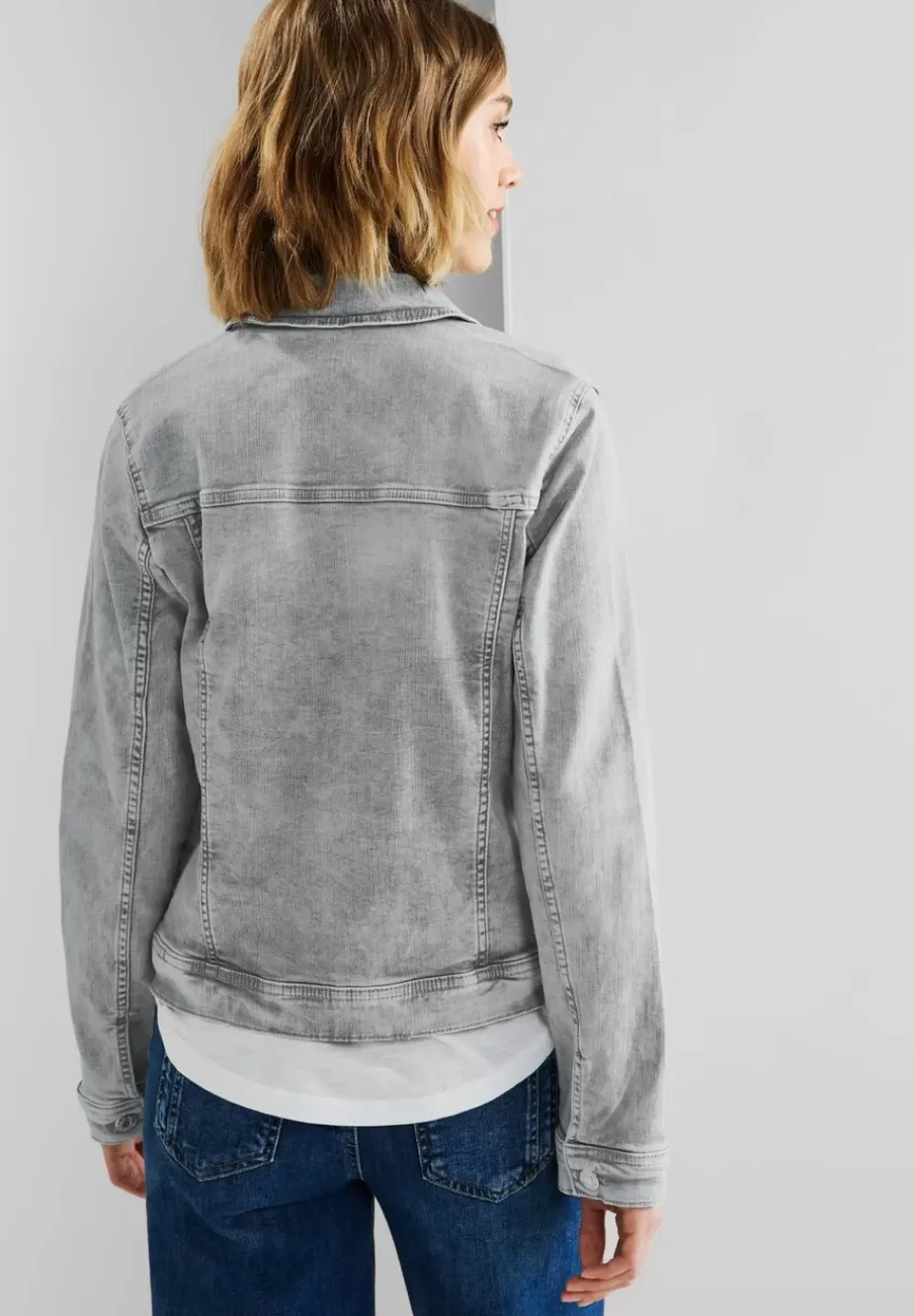 Graue Jeansjacke