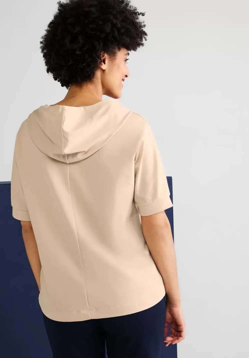 Halbarm Kapuzenshirt