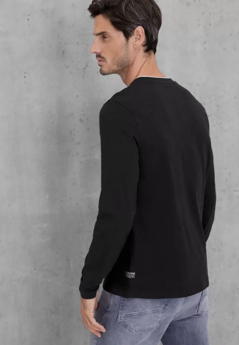Henleyshirt Mit Brustprint