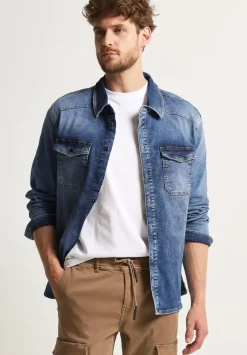 Klassisches Jeanshemd