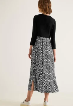 Kleid Im Materialmix