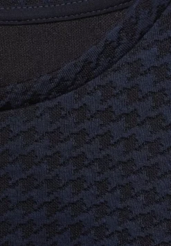 Kleid In Moderater Lange
