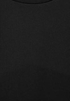 Kleid In Moderater Lange