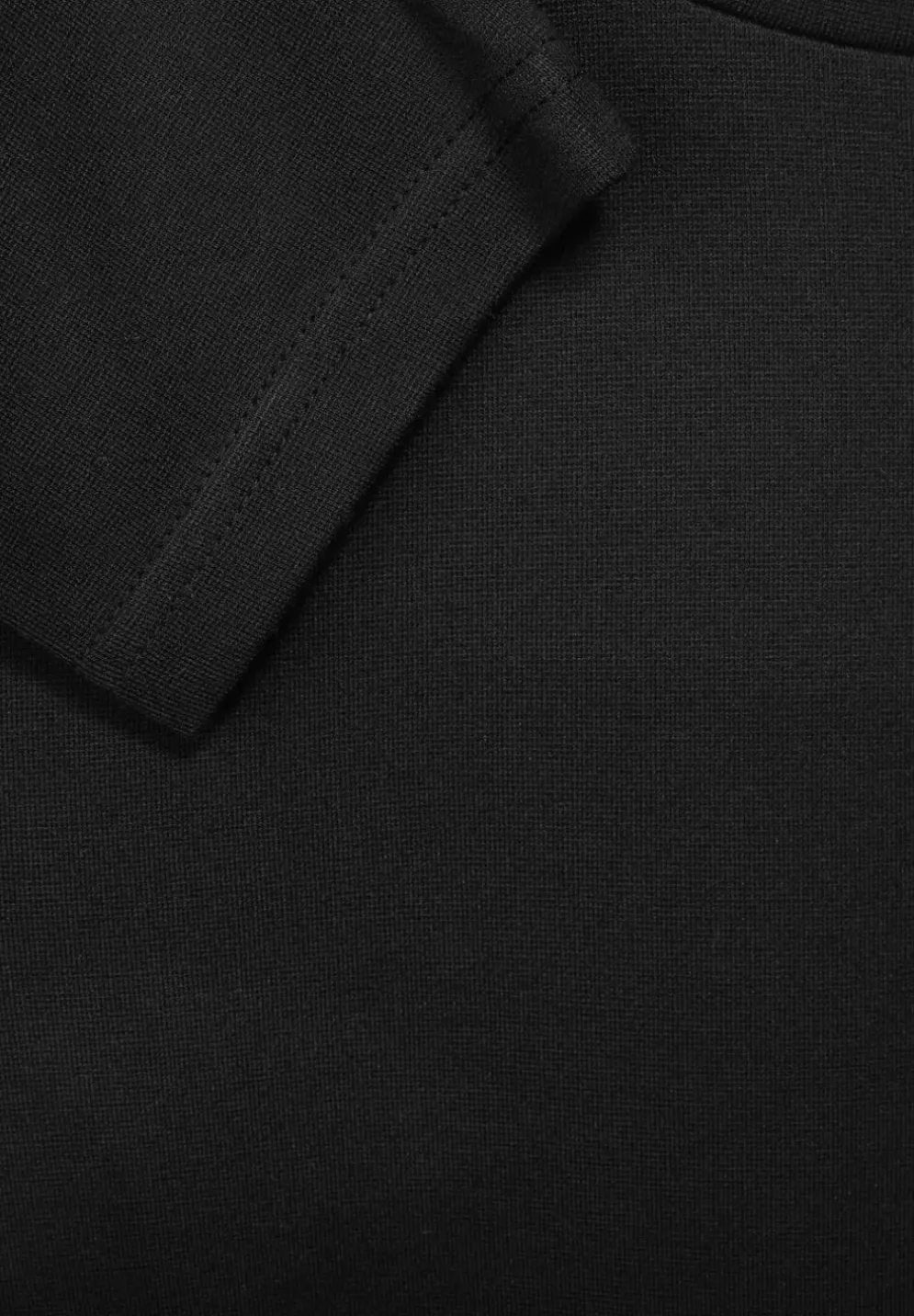 Kleid In Moderater Lange