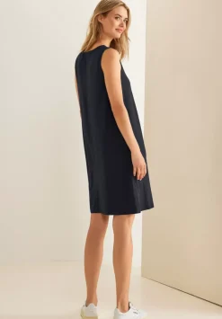 Kleid In Unifarbe