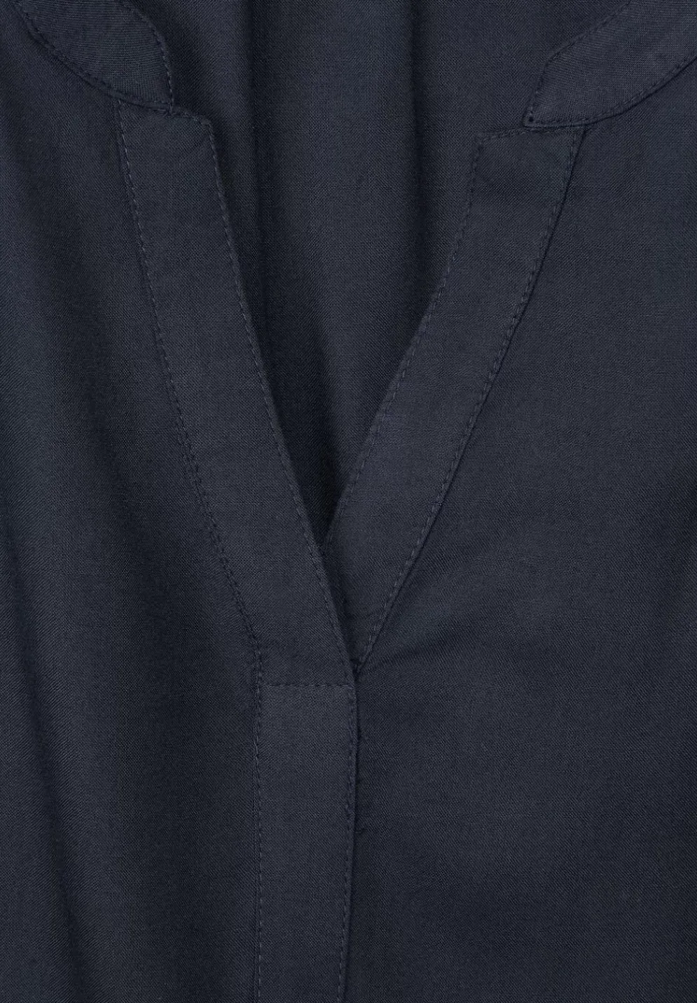Kleid Mit Bindegurtel