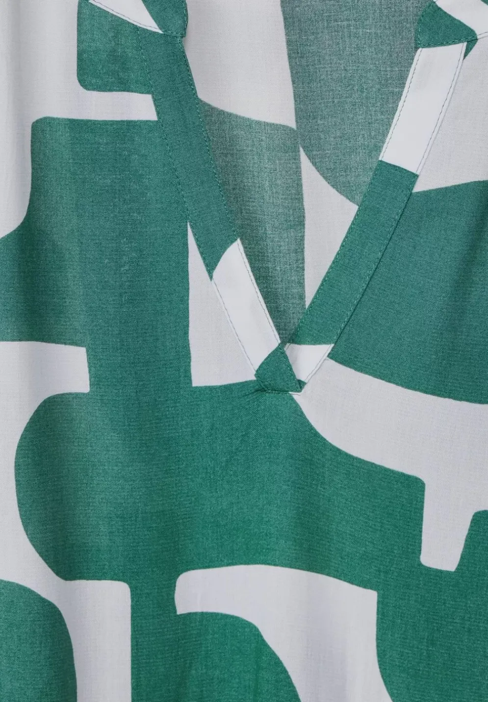 Kleid Mit Grafischem Print