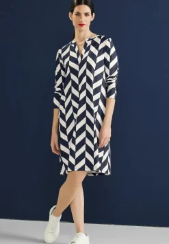 Kleid Mit Grafischem Print