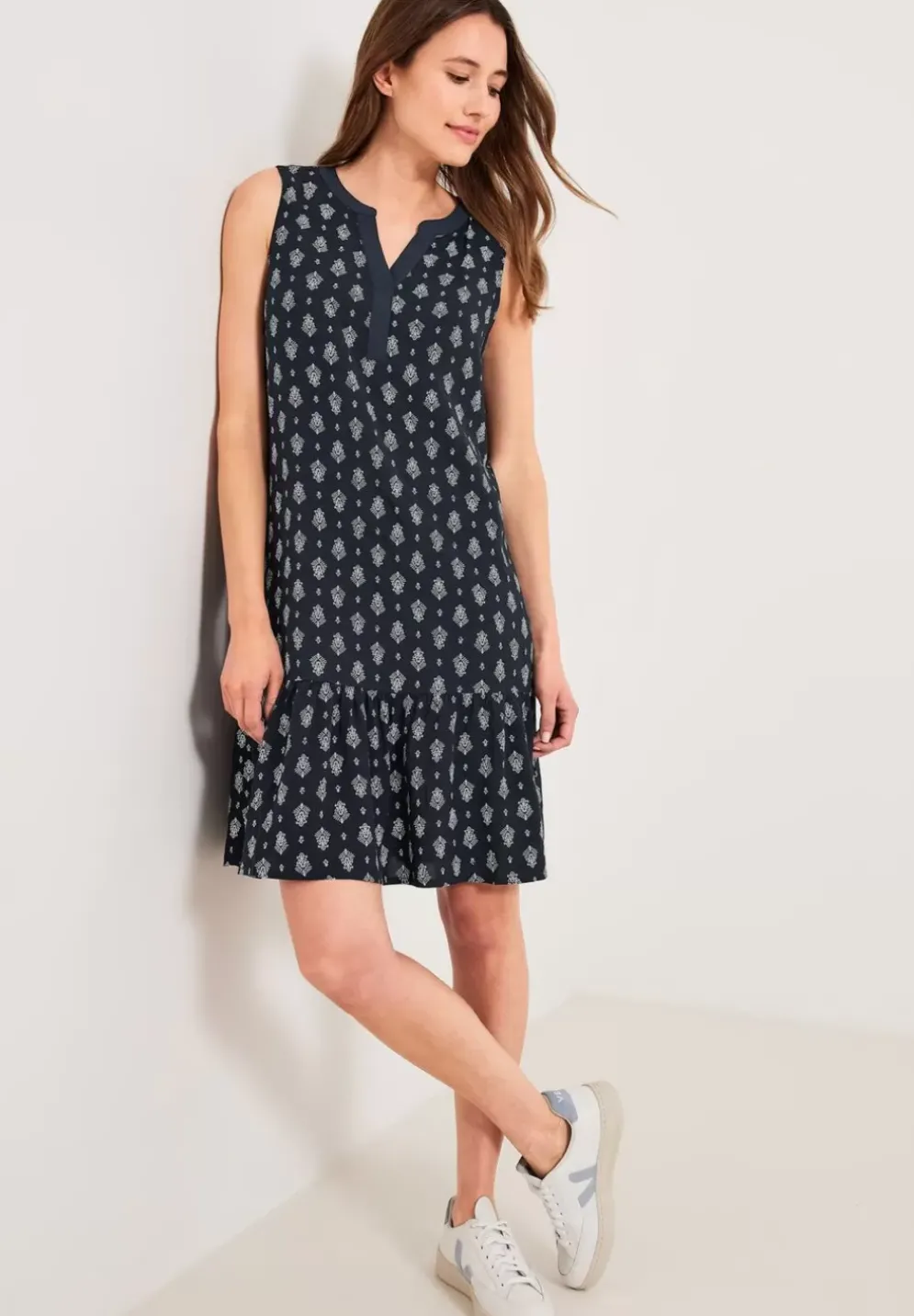 Kleid Mit Minimalprint