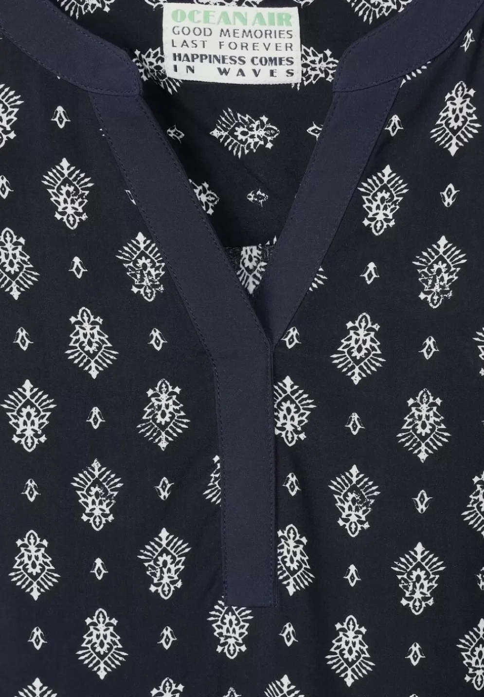 Kleid Mit Minimalprint