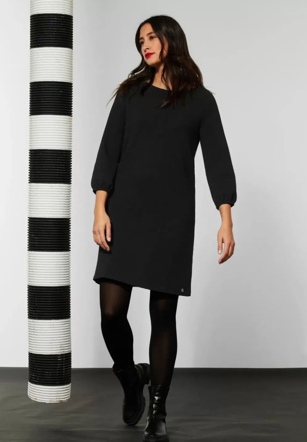 Kleid Mit Struktur