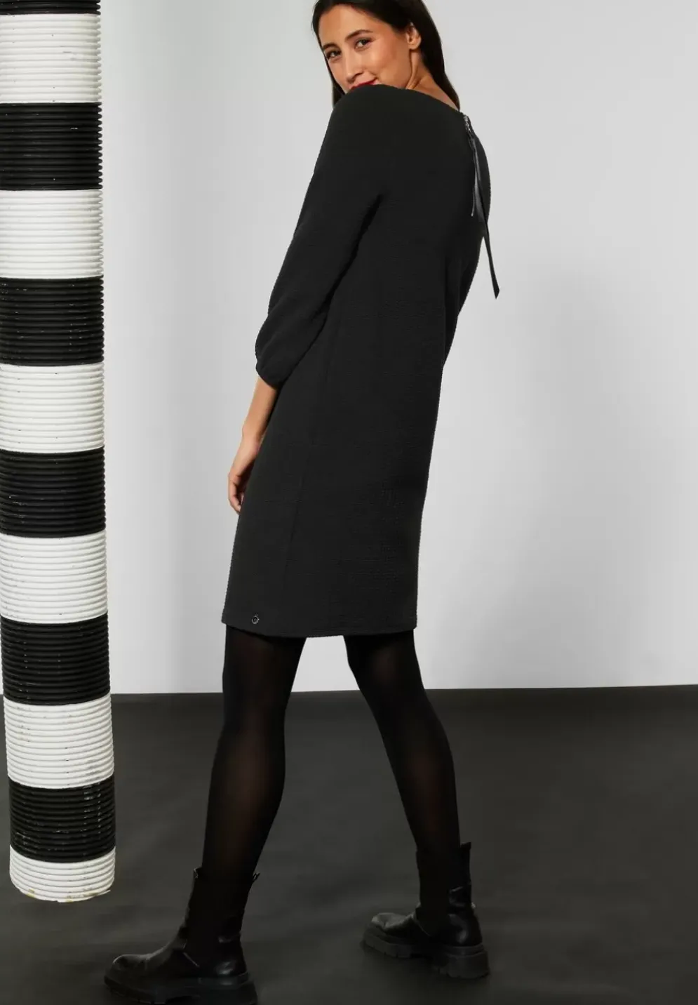 Kleid Mit Struktur