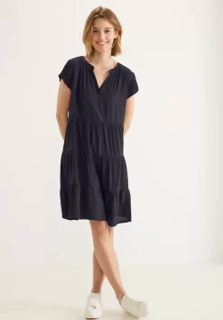 Kleid Mit Stufenrock
