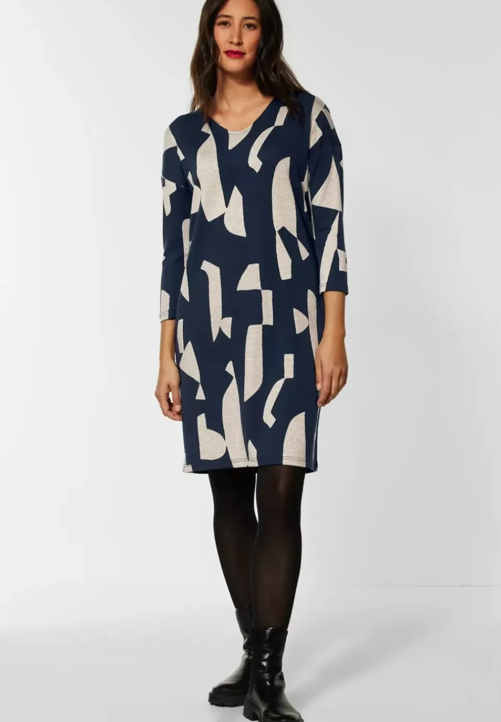Knielanges Kleid