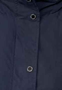 Kurze Jacke Mit Taschen