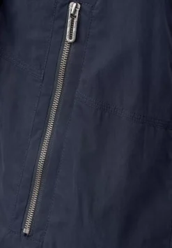Kurze Jacke Mit Taschen