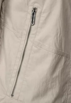 Kurze Jacke Mit Taschen