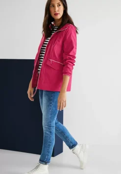 Kurzer Windbreaker