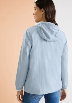 Kurzer Windbreaker