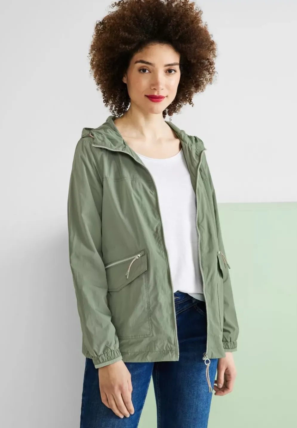 Kurzer Windbreaker