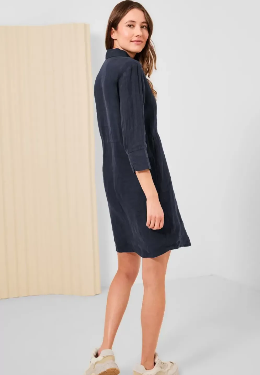 Leinenkleid Mit Knopfleiste