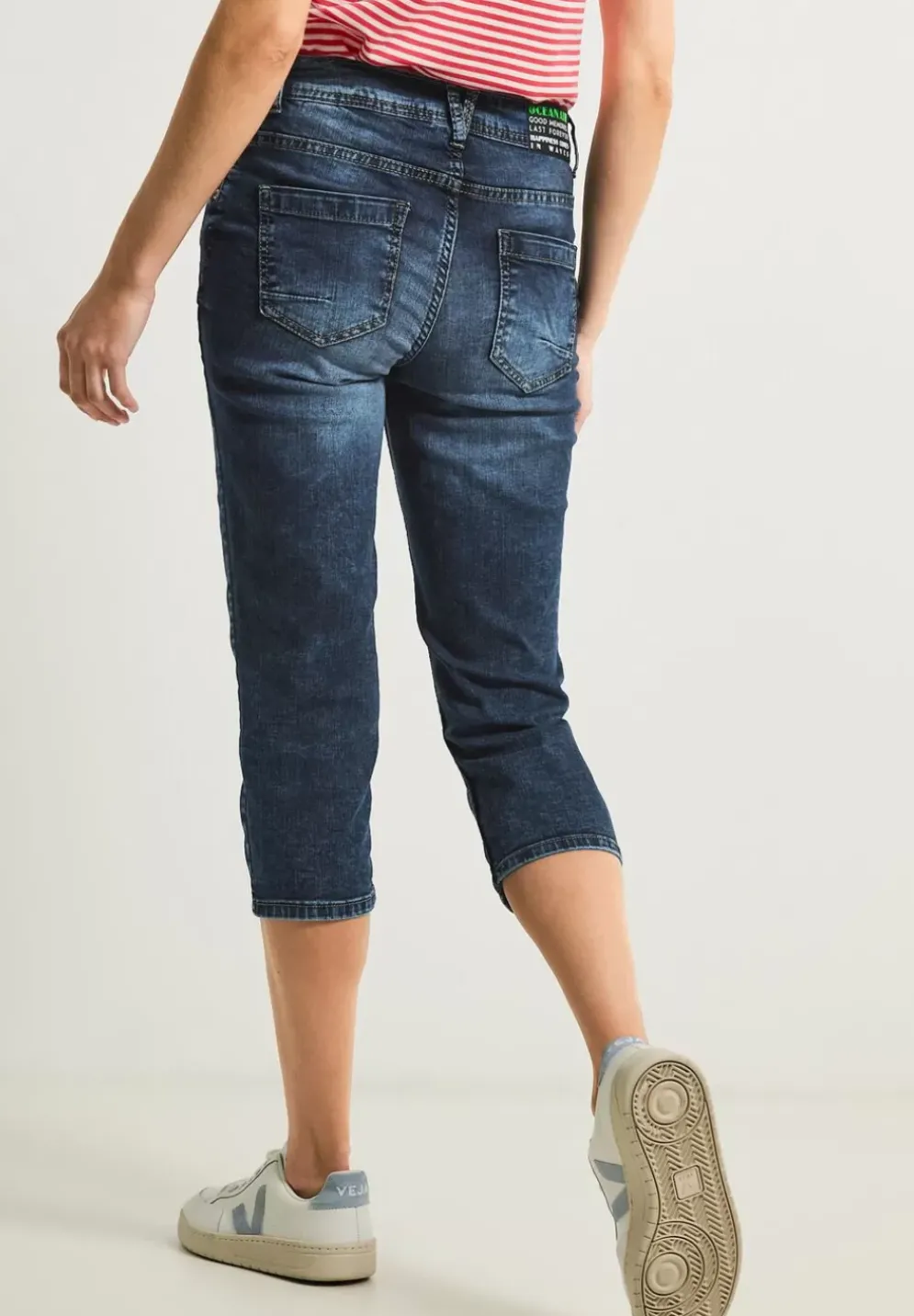 Loose Fit 3/4 Jeans