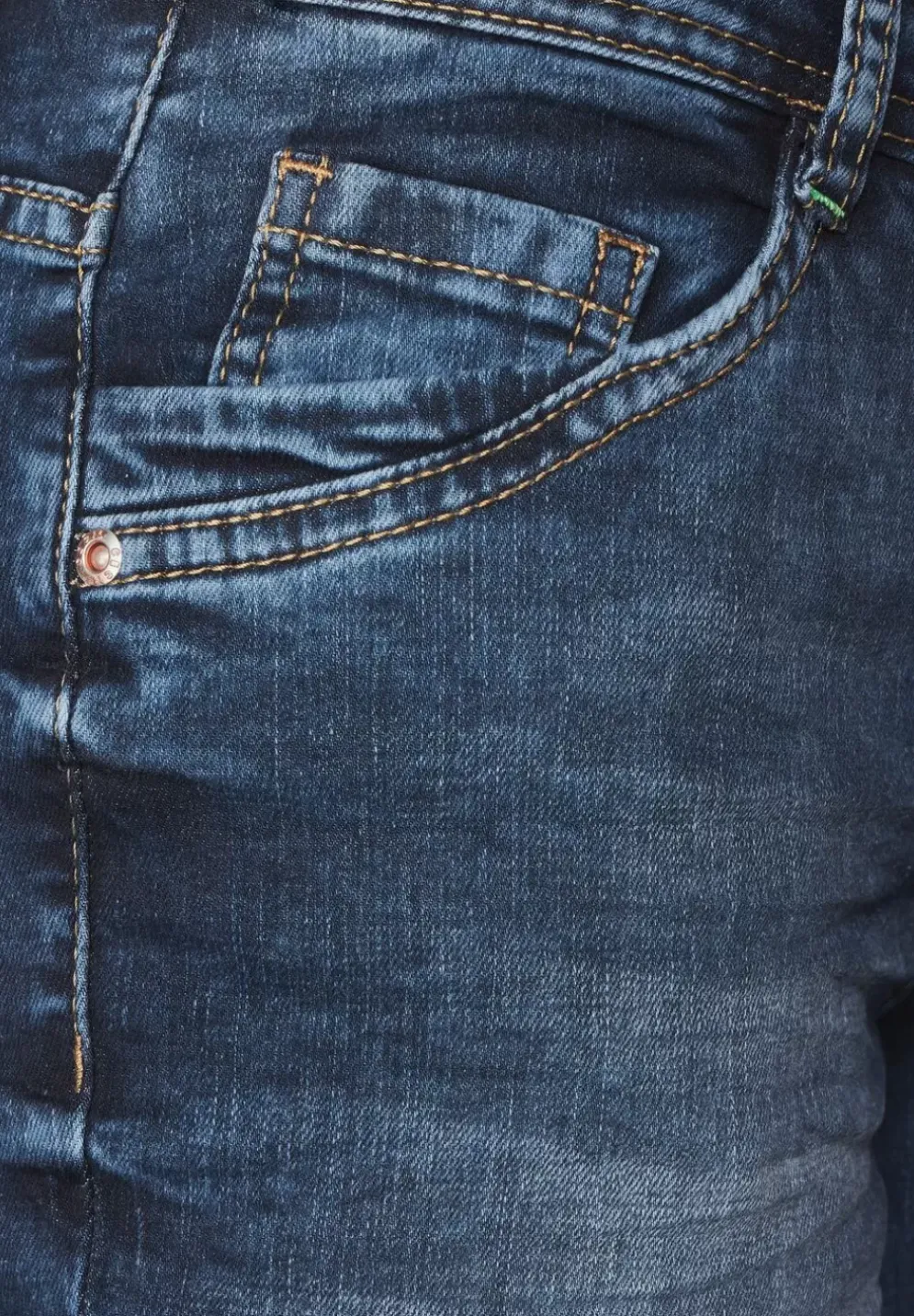Loose Fit 3/4 Jeans