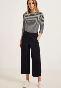 Loose Fit Hose