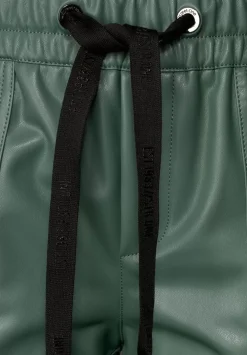 Loose Fit Hose In Lederoptik