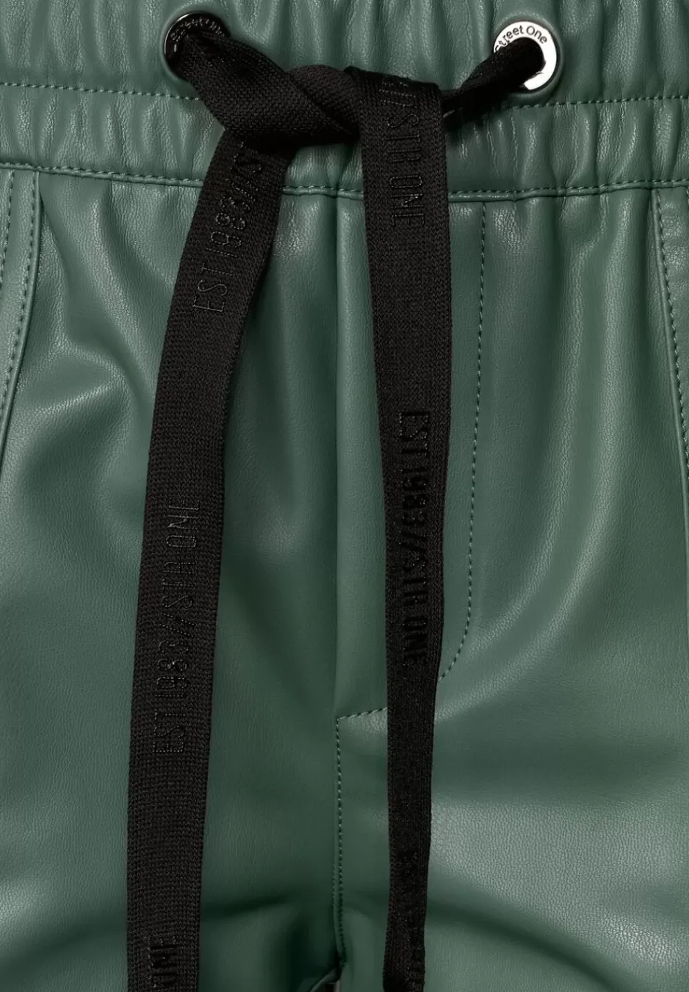 Loose Fit Hose In Lederoptik