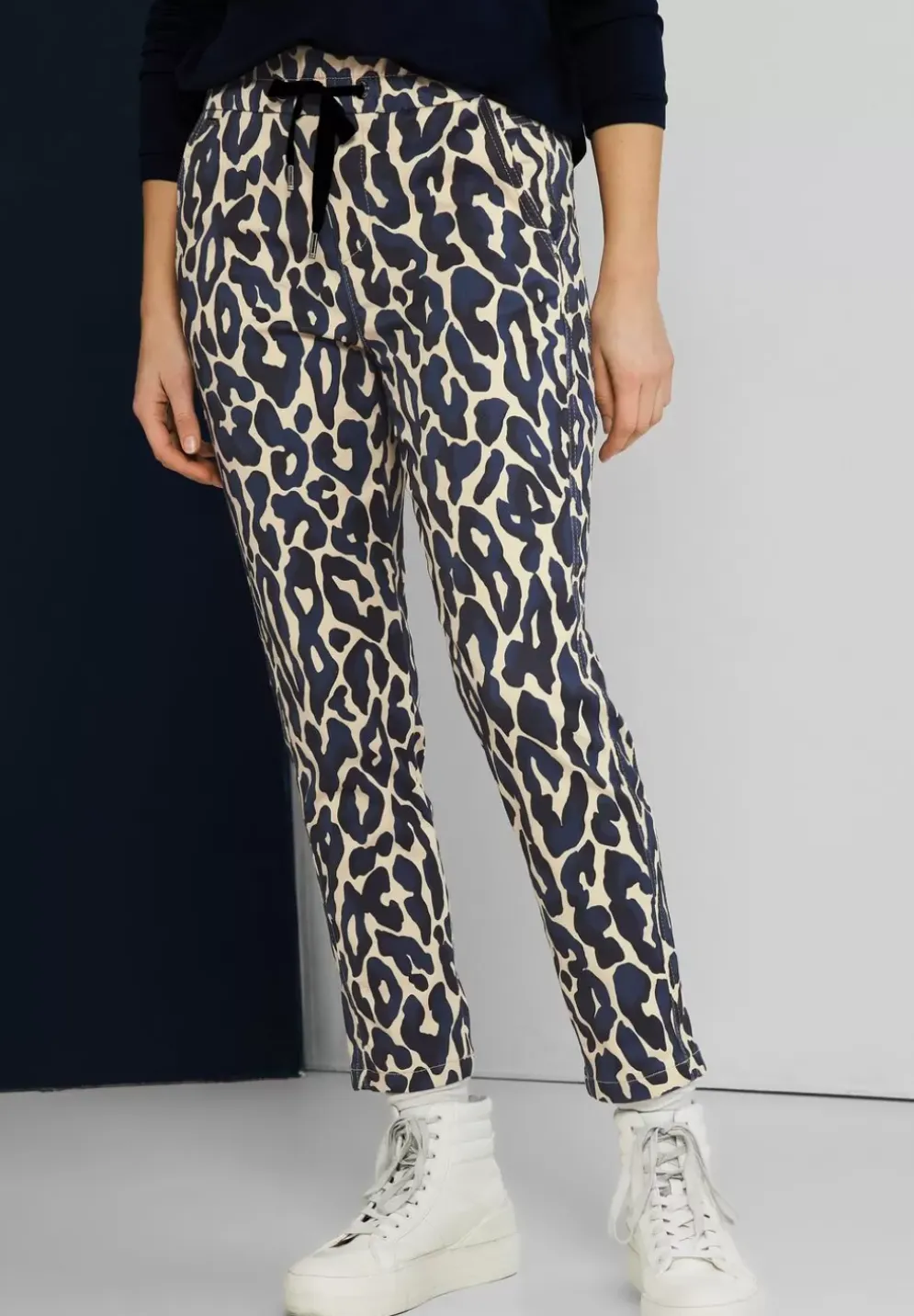 Loose Fit Hose Mit Leo Print