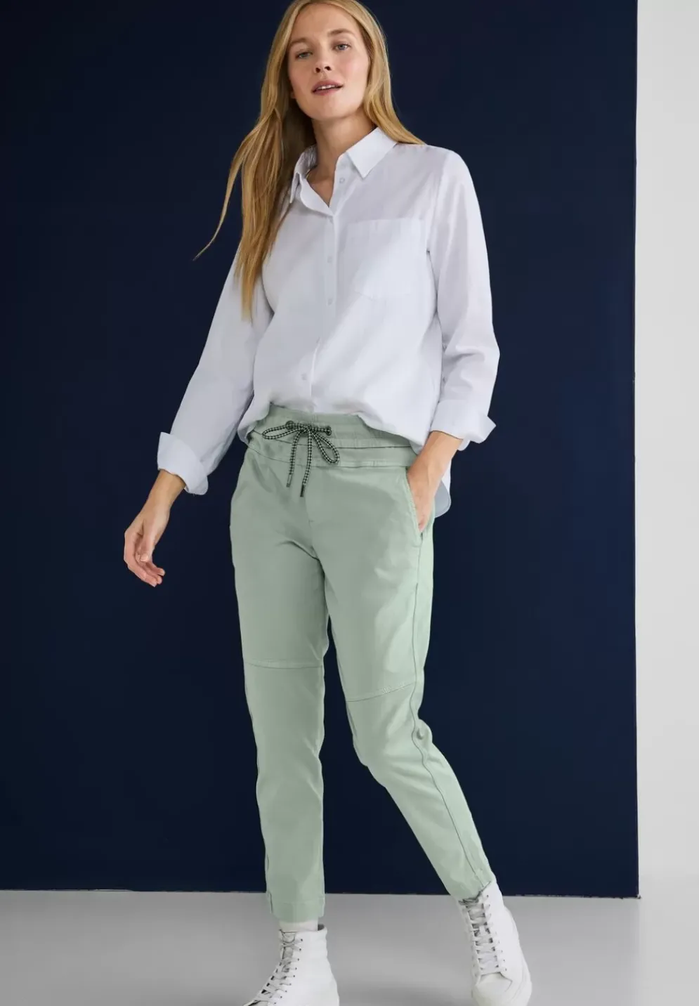 Loose Fit Hose Mit Stretch