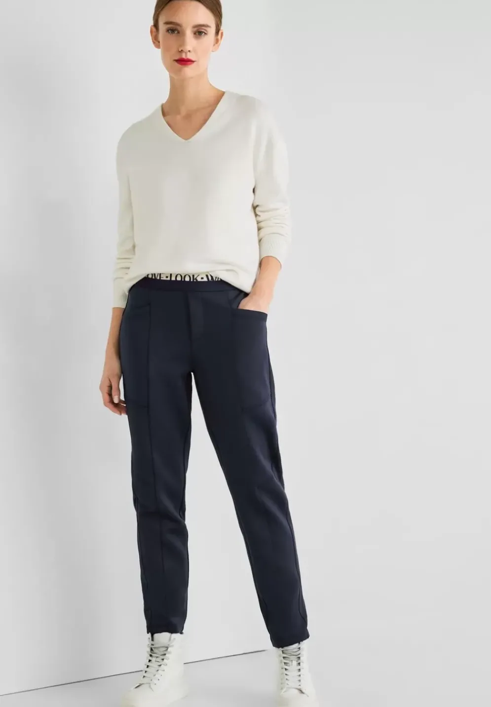 Loose Fit Hose Mit Stretch
