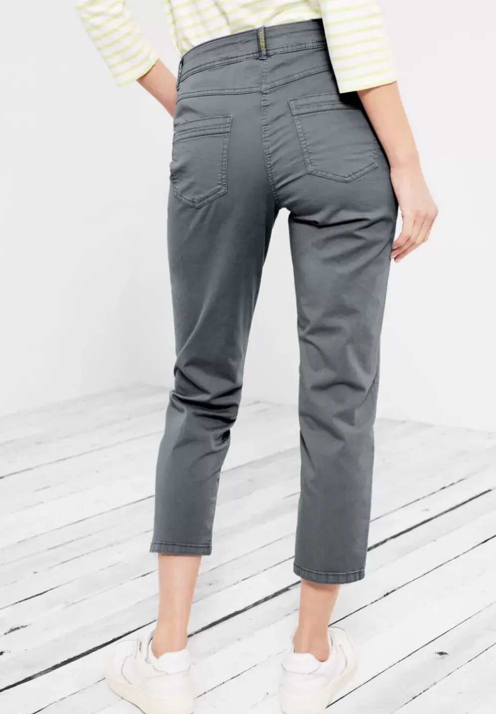 Loose Fit Hose Mit Stretch