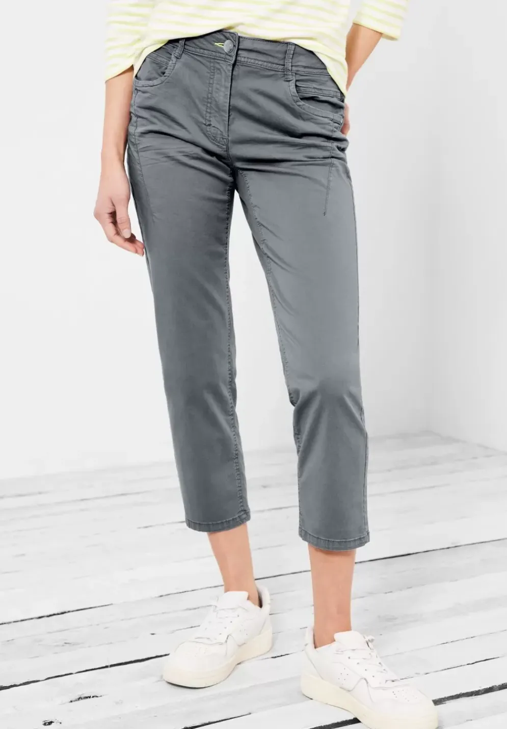 Loose Fit Hose Mit Stretch