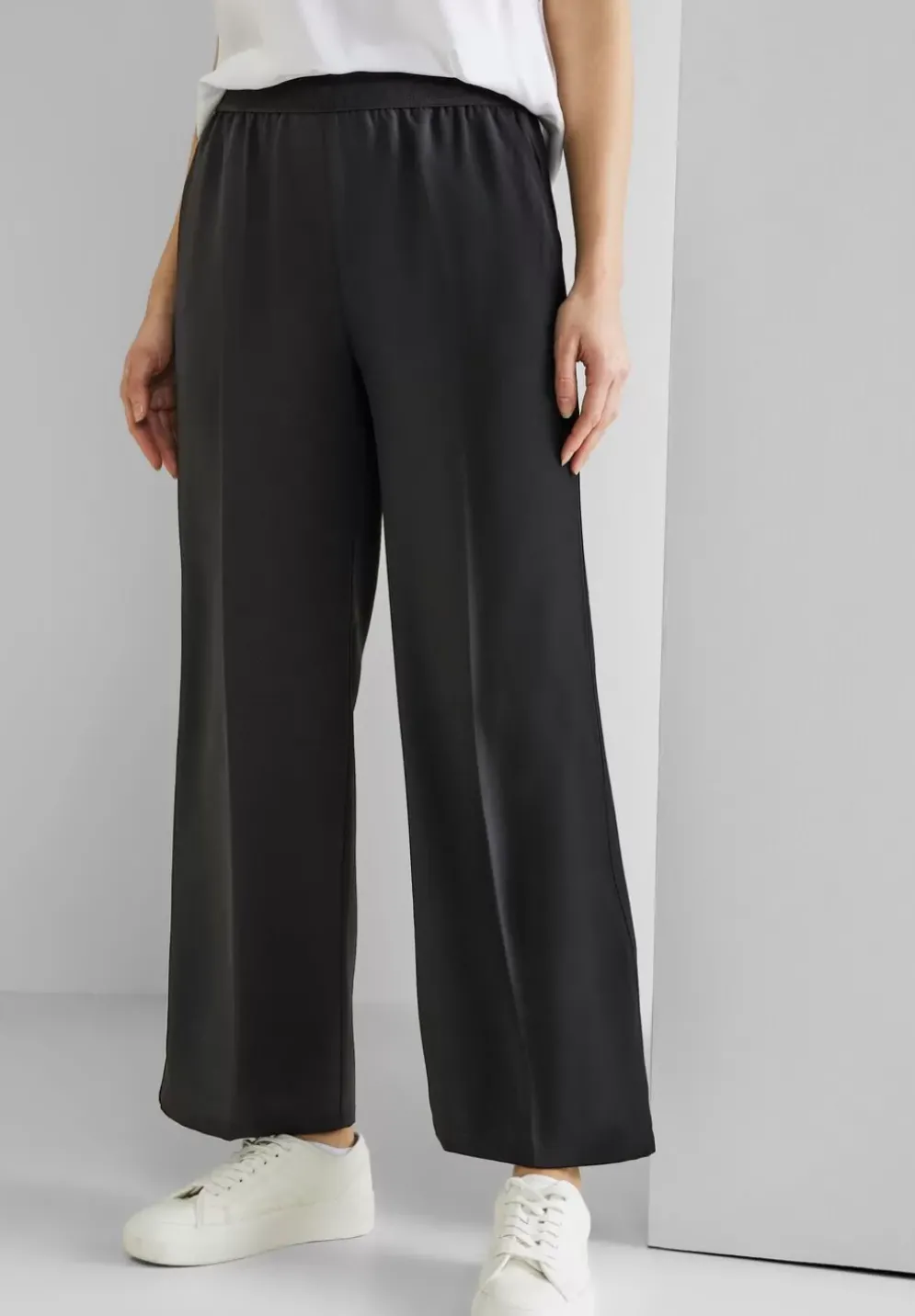 Loose Fit Hose Mit Stretch