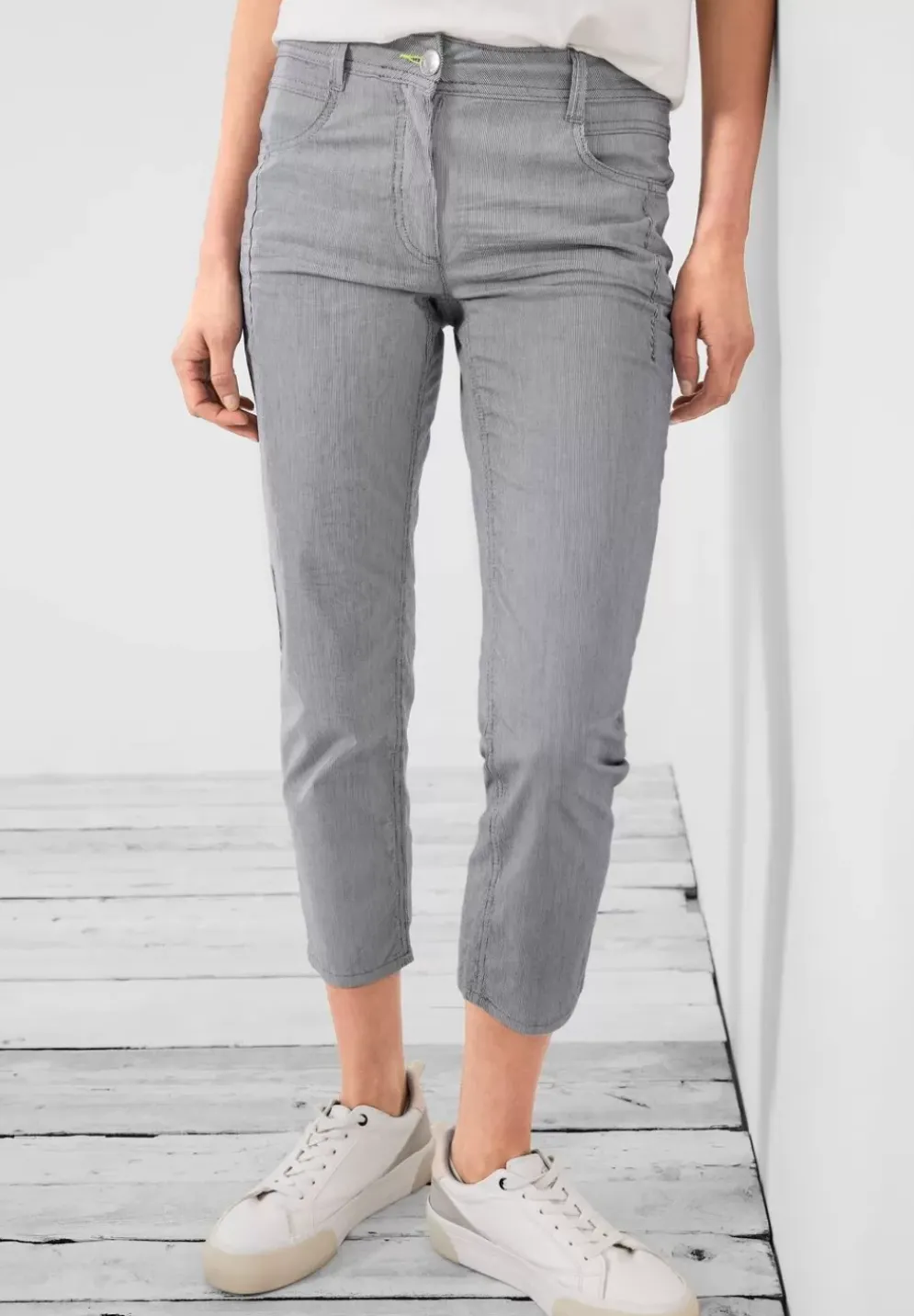 Loose Fit Hose Mit Stretch