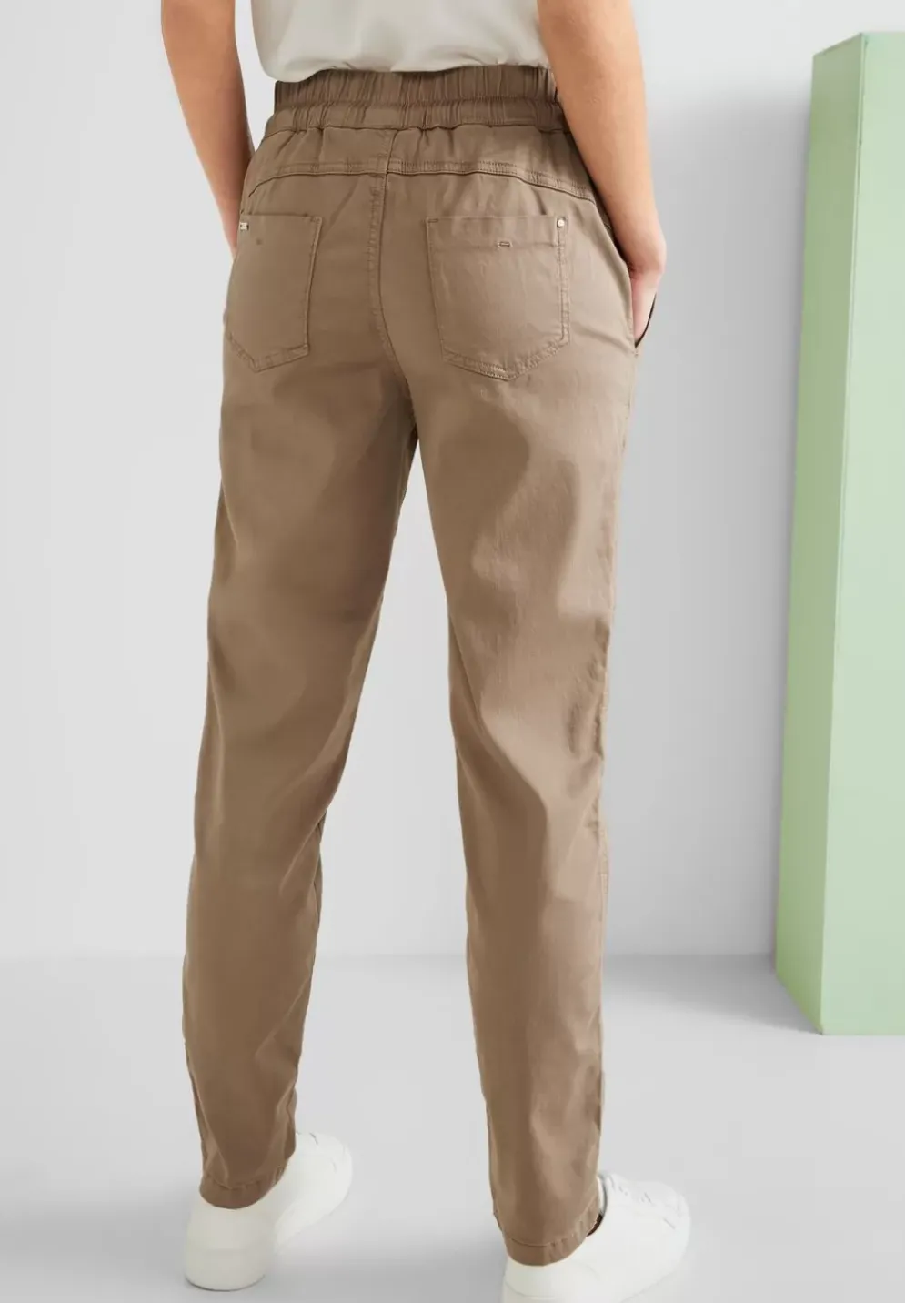 Loose Fit Hose Mit Stretch