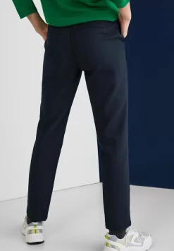 Loose Fit Hose Mit Stretch