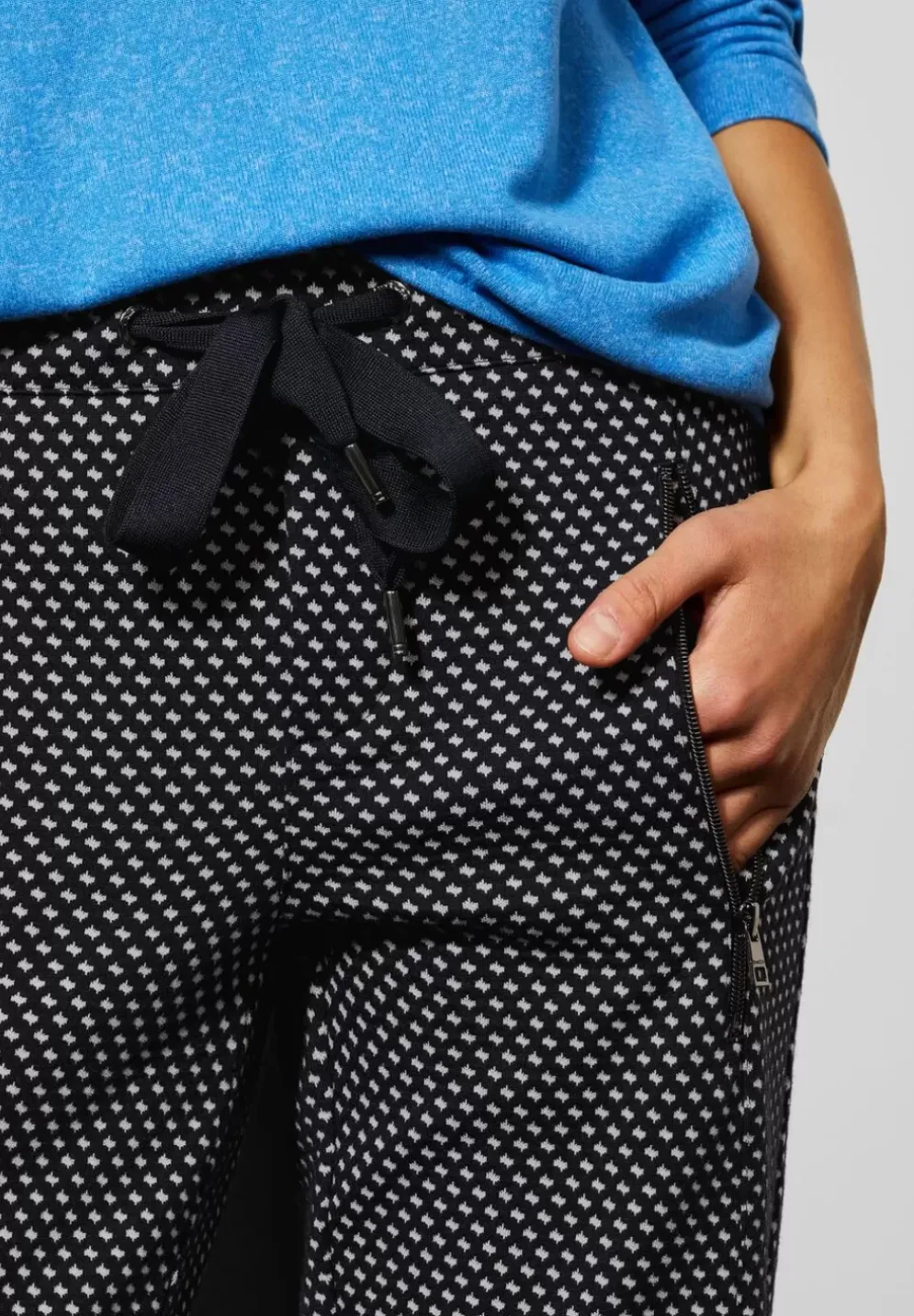 Loose Fit Jacquard Hose