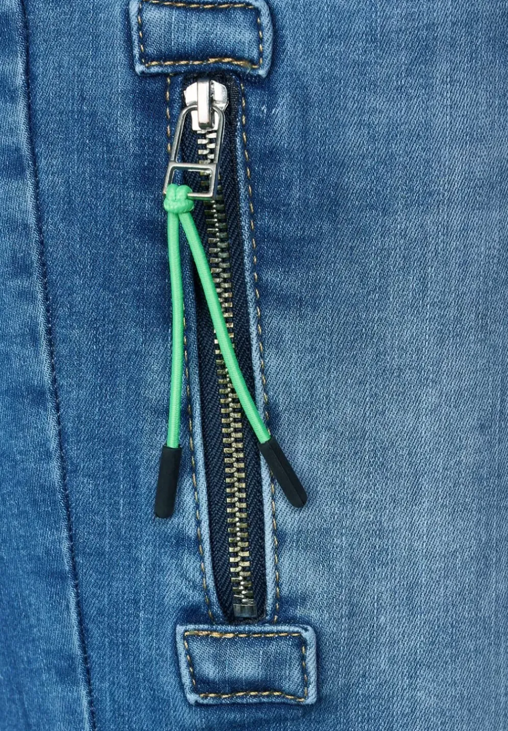 Loose Fit Jeans