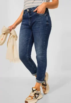 Loose Fit Jeans Im Mom Style