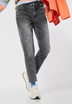 Loose Fit Jeans Im Mom Style