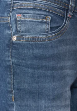Loose Fit Jeans In 7/8