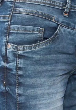 Loose Fit Jeans In 7/8