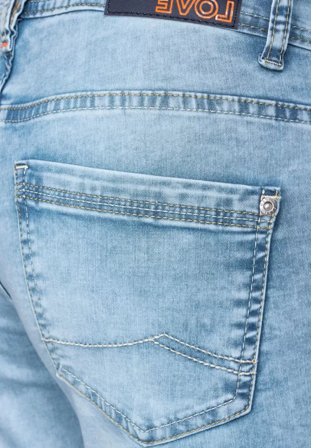 Loose Fit Jeans In 7/8
