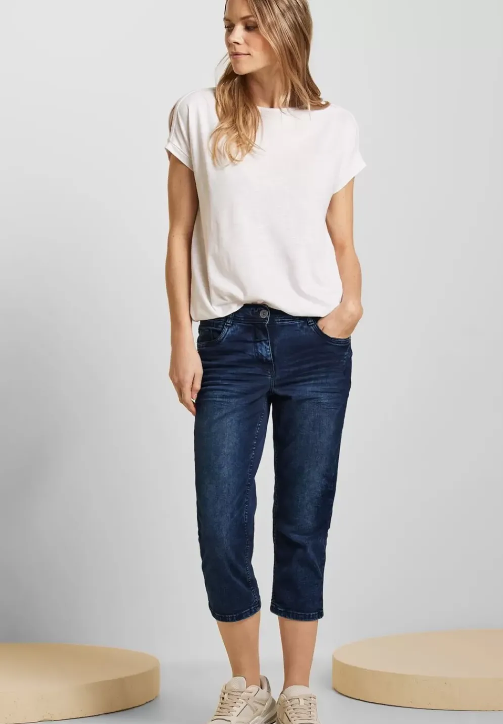 Loose Fit Jeans In 3/4-Lange