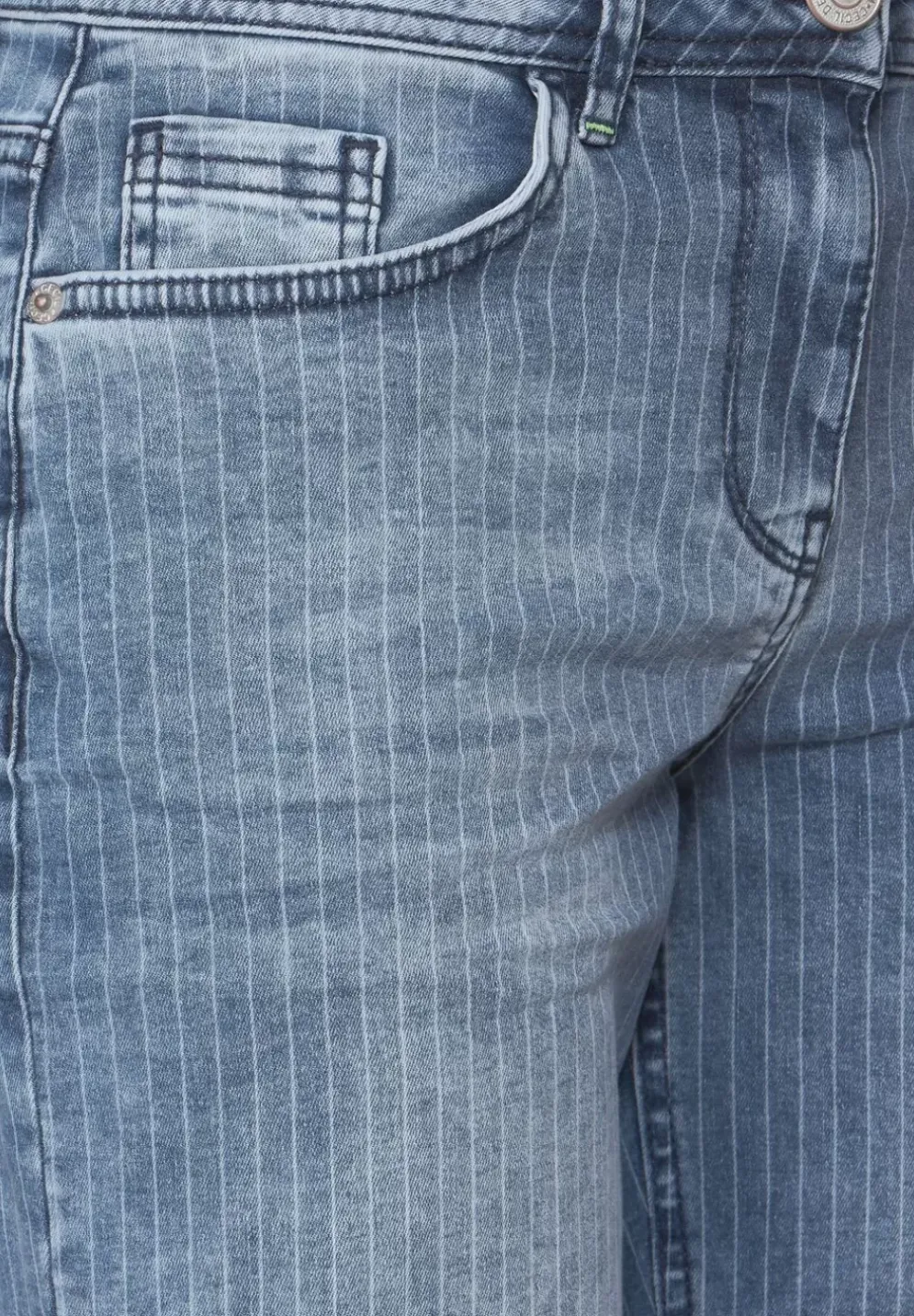 Loose Fit Jeans In 3/4-Lange