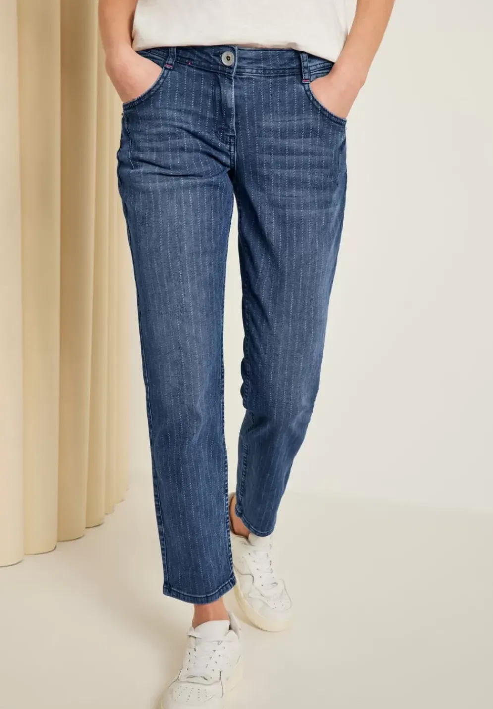 Loose Fit Jeans Mit Streifen